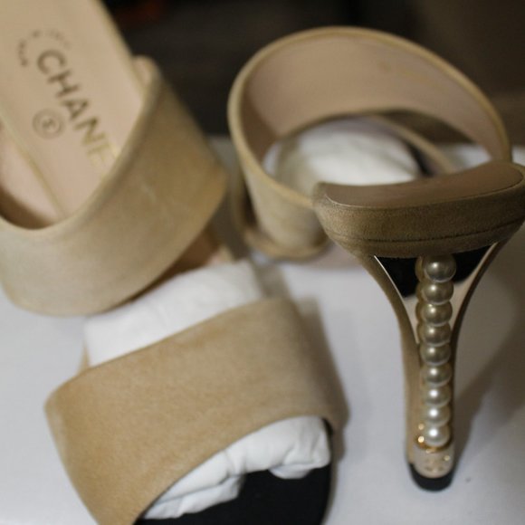 CHANEL Beige Gold Pearl Heel - Picture 3 of 11